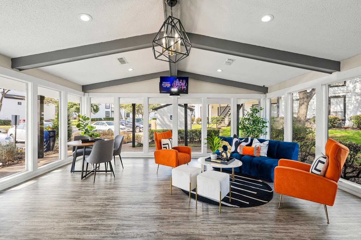 Keller Oaks apartments in Carrollton TX