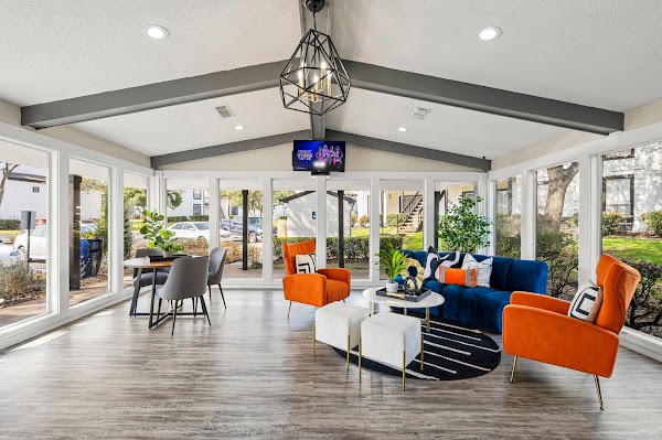 Keller Oaks apartments in Carrollton TX