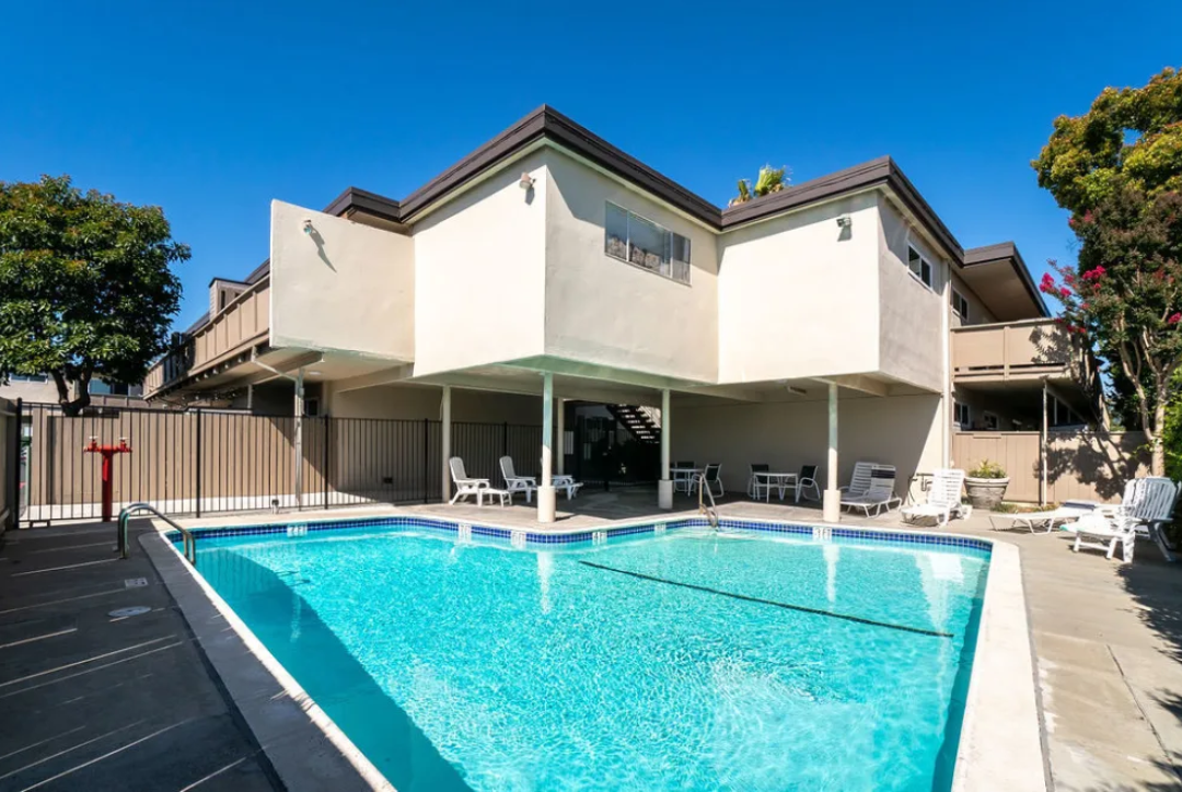 Bart Plaza apartments in Hayward CA