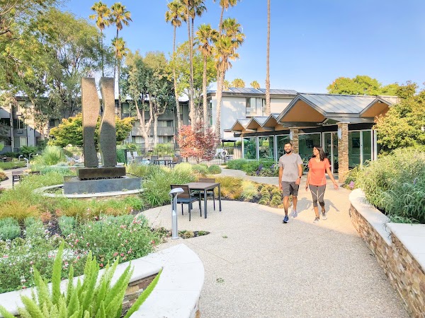 Palo Alto Plaza apartments in Mountain View CA