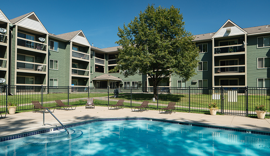 Woodridge Apartments apartments in Eagan, MN