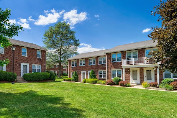 Greenwoods apartments in Brockton MA