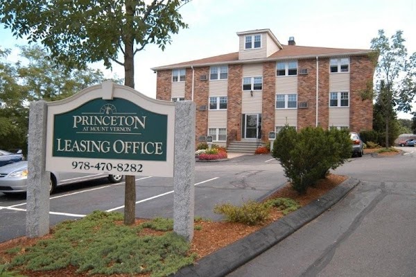 Princeton at Mount Vernon apartments in Lawrence MA