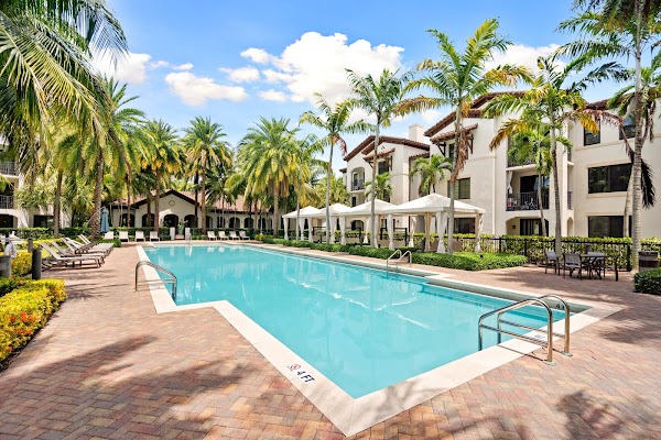 Cortland Hollywood apartments in Hollywood FL