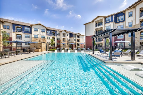 The James on Grand Avenue apartments in Round Rock TX