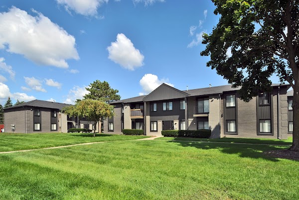 Canterbury Park Apartments apartments in Livonia MI
