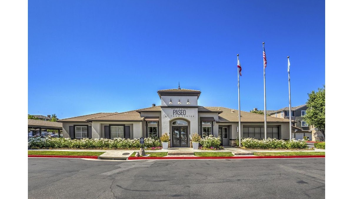 The Paseo at Town Center apartments in Santa Clarita CA