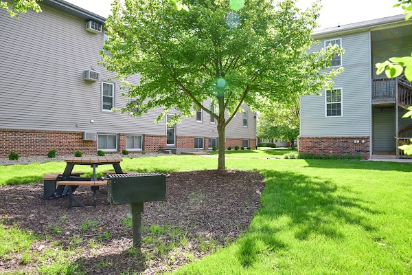 Meredith's Properties Leasing Office apartments in Bloomington IL