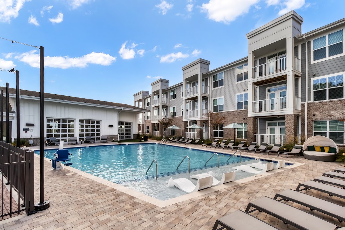 The Emmett on Montague apartments in North Charleston SC