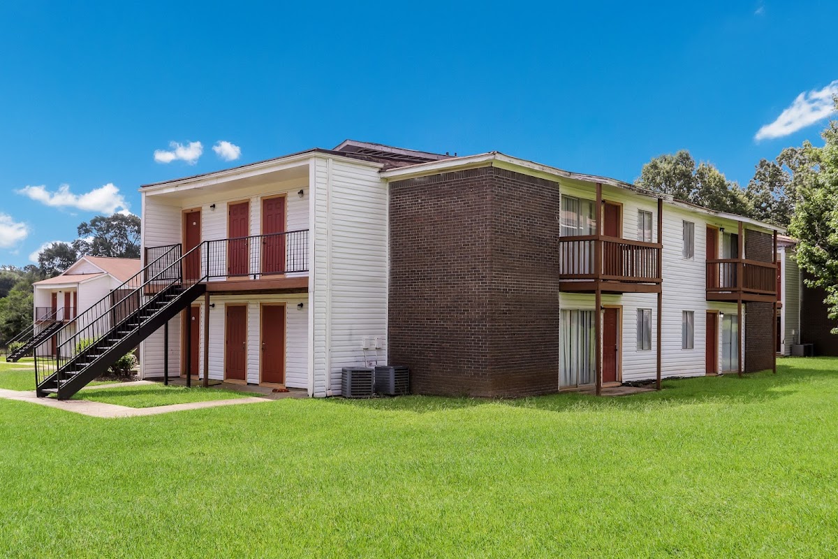 Residences at Glen Oaks apartments in Jackson, MS
