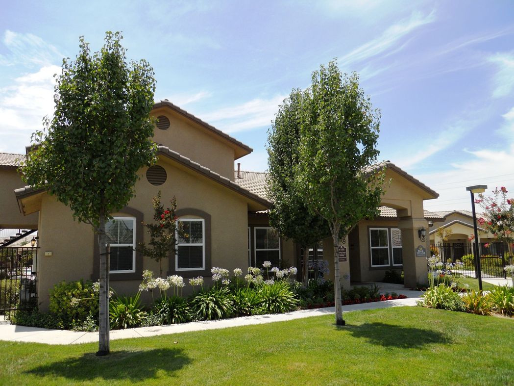 Villas At Scenic River apartments in Bakersfield, CA
