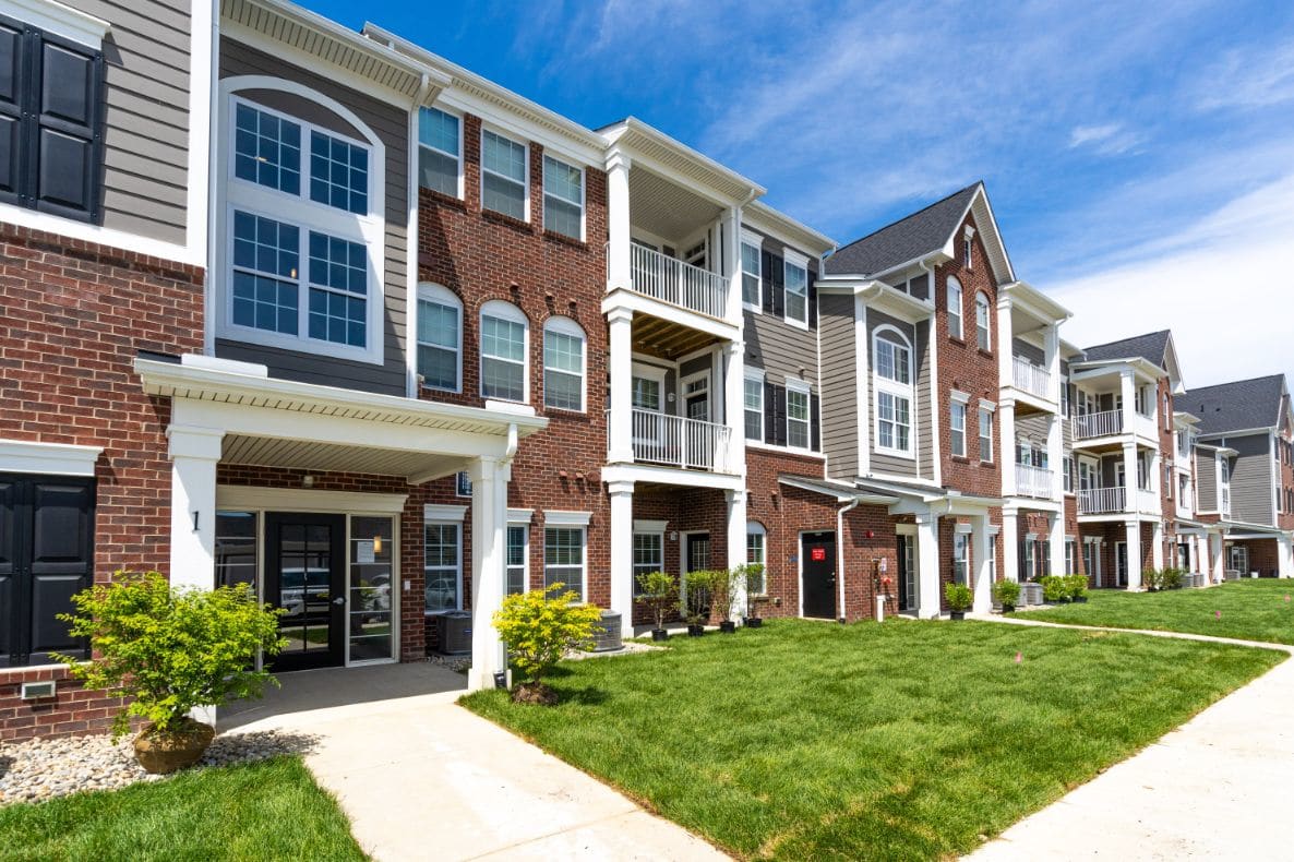 24 at Bloomfield apartments in Pontiac MI