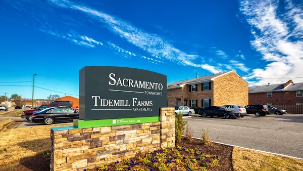 Sacramento Townhomes apartments in Hampton VA