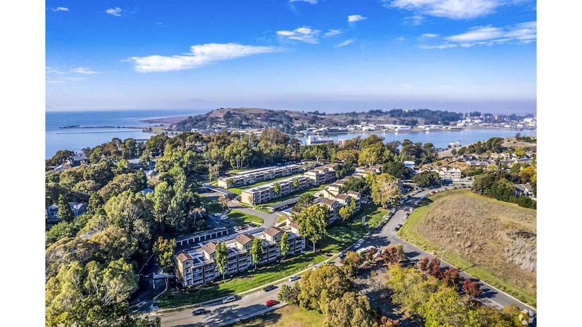 Harbor Park apartments in Vallejo CA