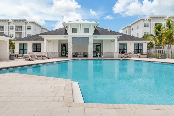 Oasis at Surfside apartments in Cape Coral FL