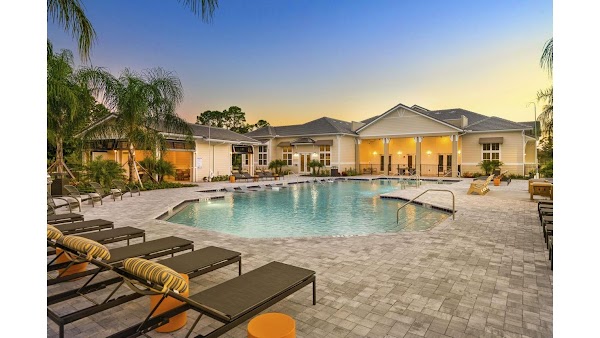 Mira Crystal Lake apartments in Port Orange FL