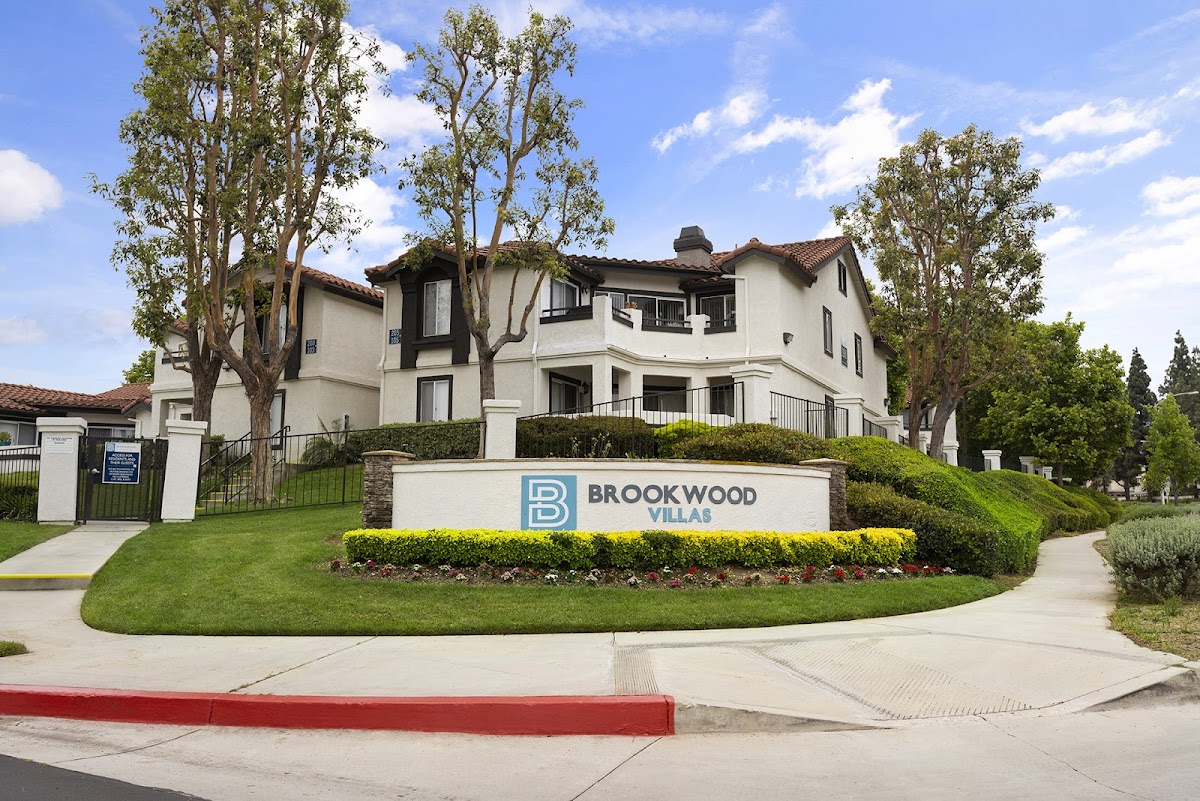Brookwood Villas apartments in Corona CA