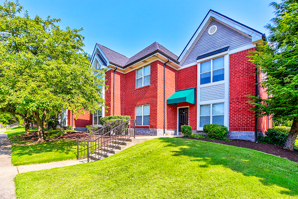 Hampton Place apartments in Louisville, KY