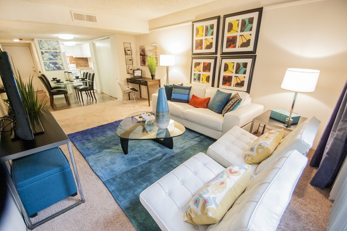 Lake Towers apartments in Baton Rouge LA