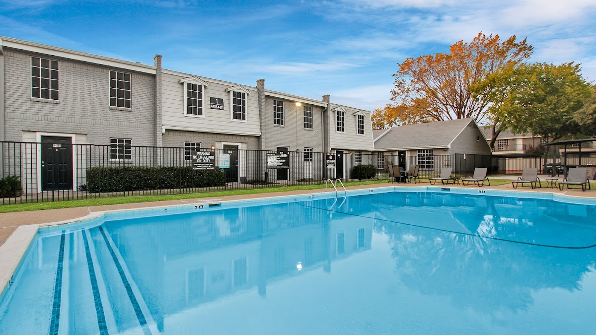 Parkwyn Townhomes apartments in North Richland Hills TX