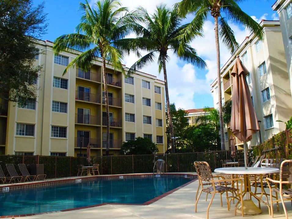Laguna Pointe Apartments apartments in Pompano Beach FL