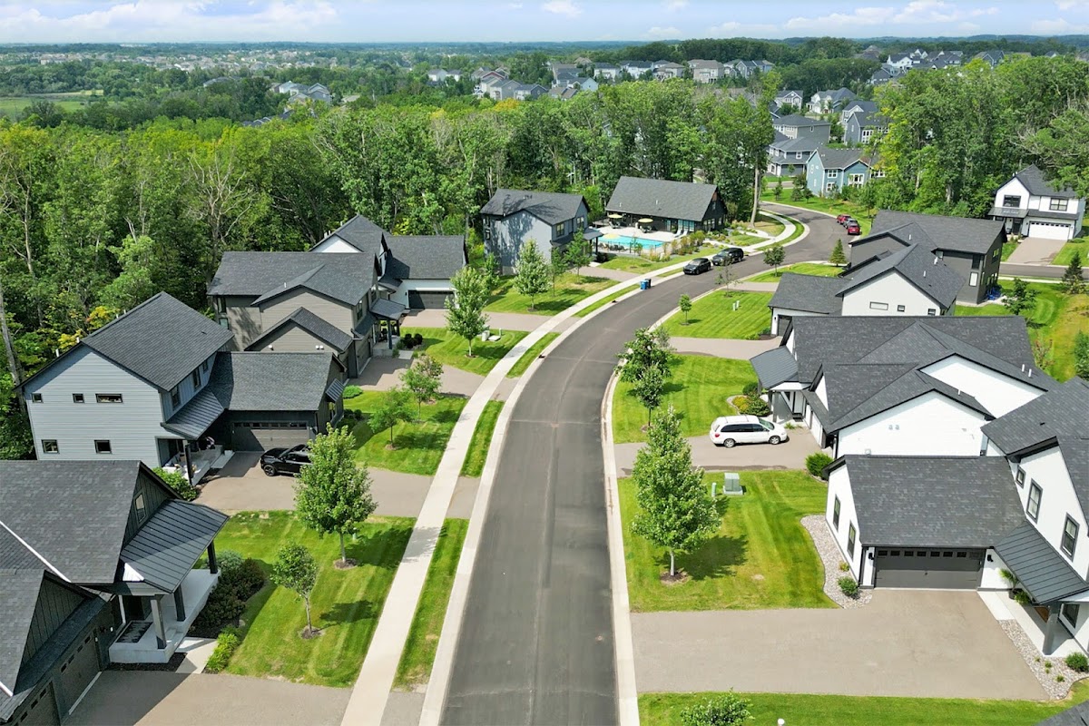 Beacon Ridge apartments in Plymouth, MN