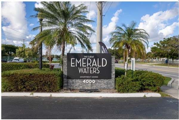 The Club at Emerald Waters apartments in Davie FL
