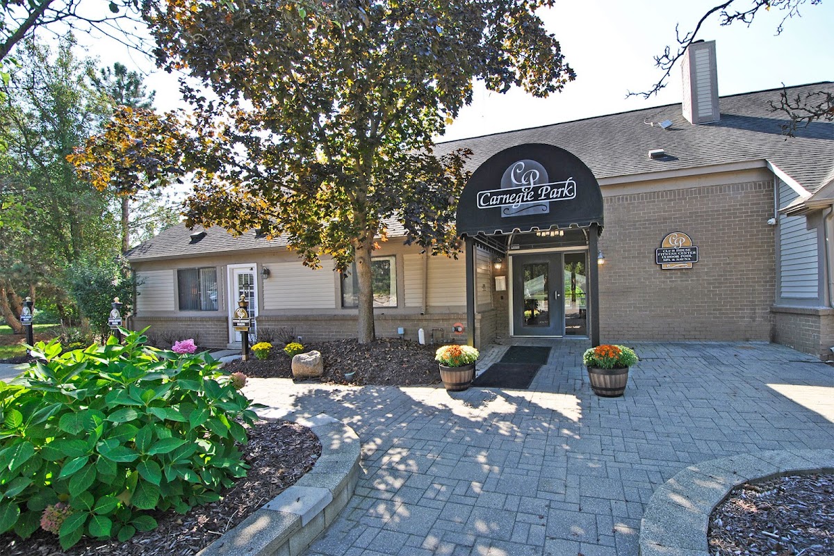Carnegie Park apartments in Farmington Hills MI