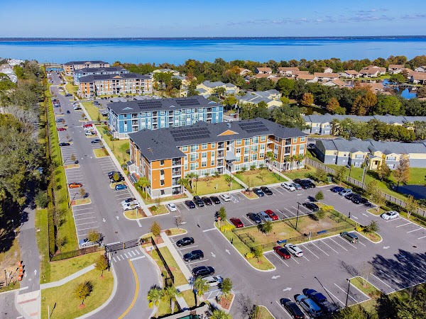 Vue on Lake Monroe apartments in Sanford FL
