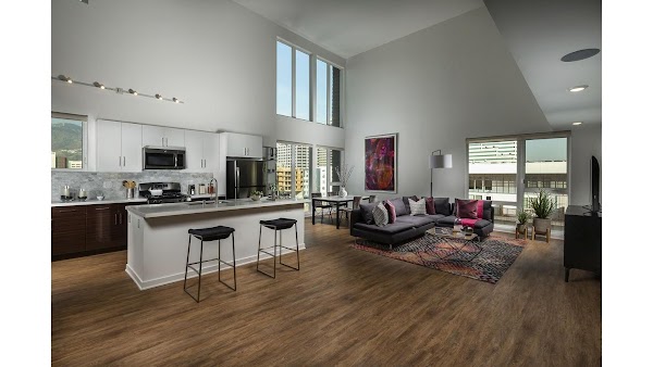 Onyx Glendale apartments in Glendale CA