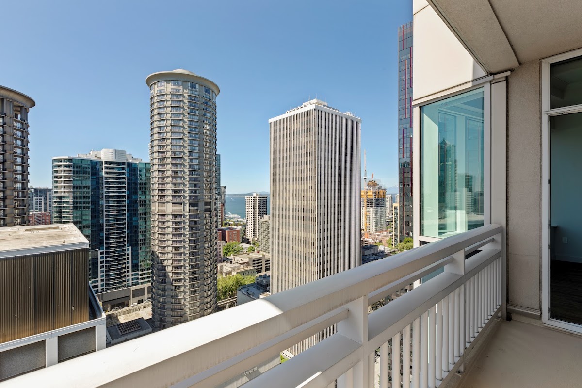 Met Tower apartments in Seattle, WA