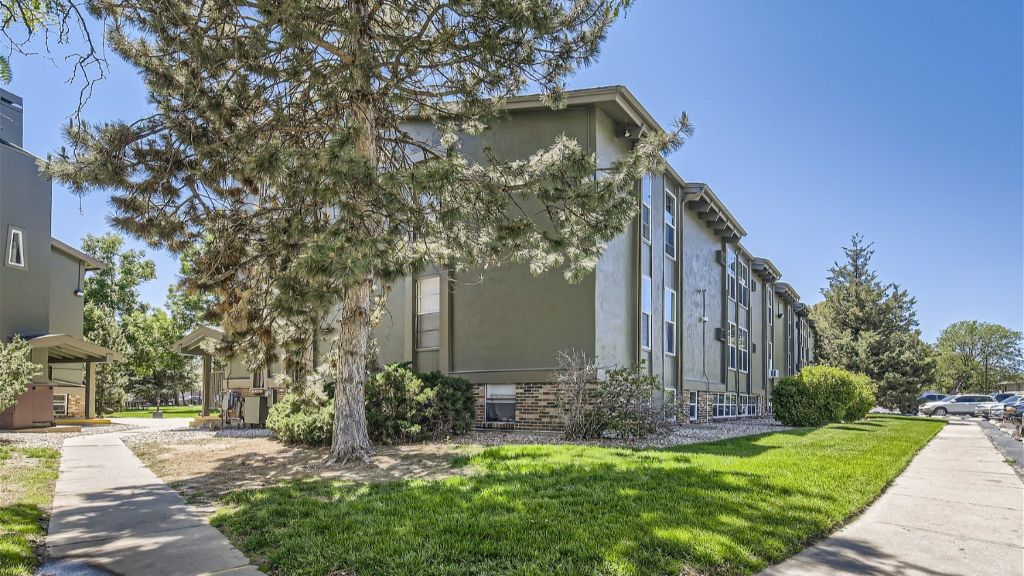 Village Green apartments in Greeley, CO