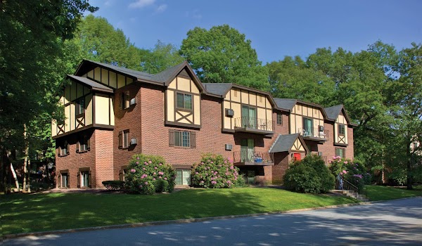 Royal Crest apartments in Lawrence MA