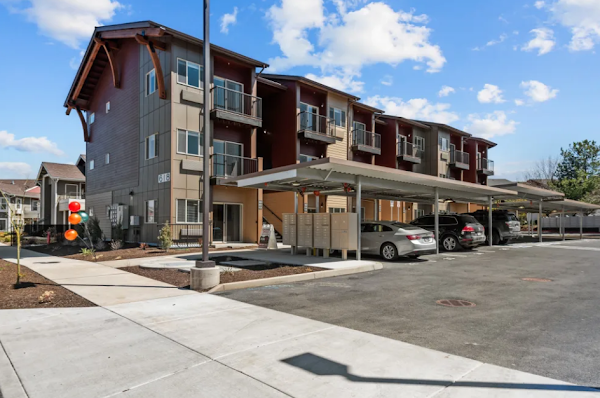 Peak42 apartments in Bend, OR