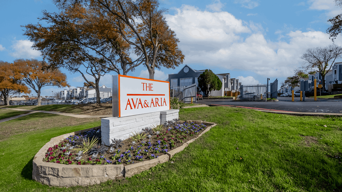 The Ava & Aria apartments in Irving, TX
