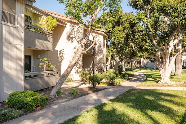 Parcwood Apartments apartments in Corona CA