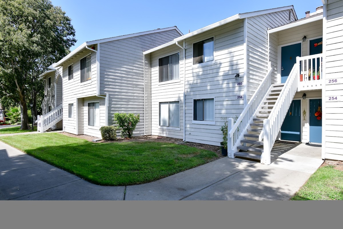 The Crossing at Arroyo Trail apartments in Livermore CA