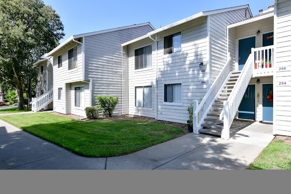 The Crossing at Arroyo Trail apartments in Livermore CA