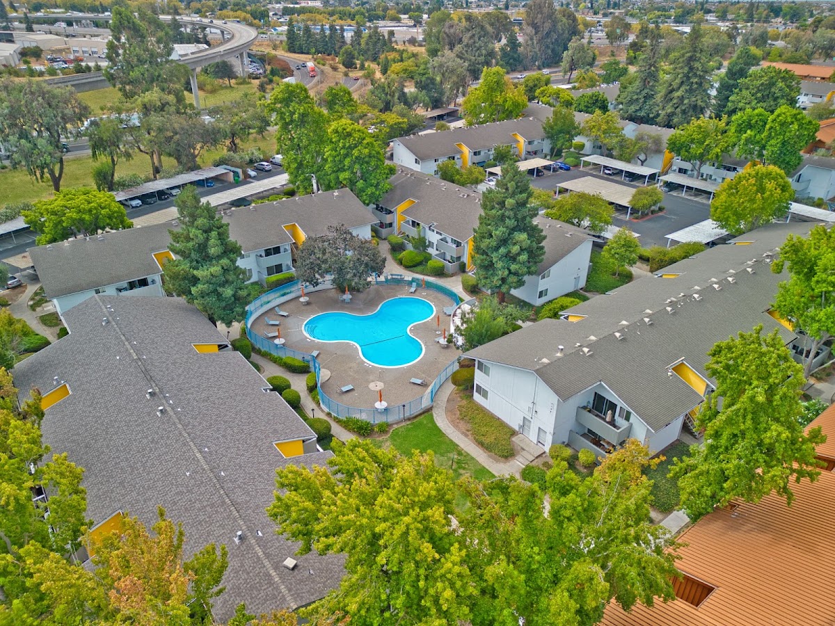 Lakeside Village apartments in Hayward CA