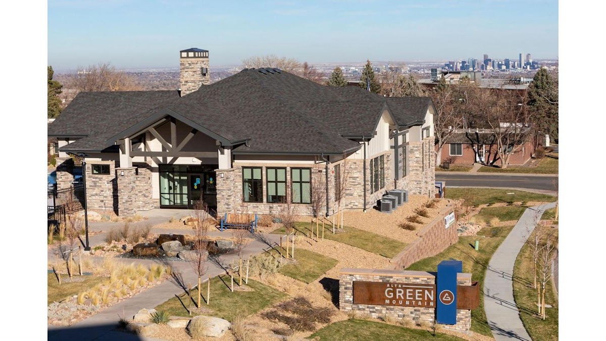 Arca Green Mountain apartments in Lakewood CO