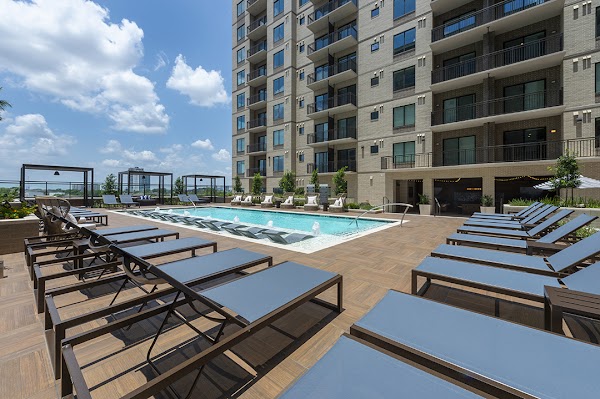 Pearl Rosemont apartments in Houston TX