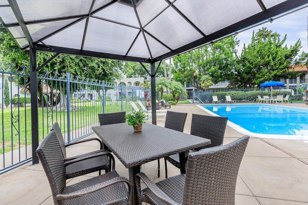 Vio Cerritos apartments in Norwalk CA