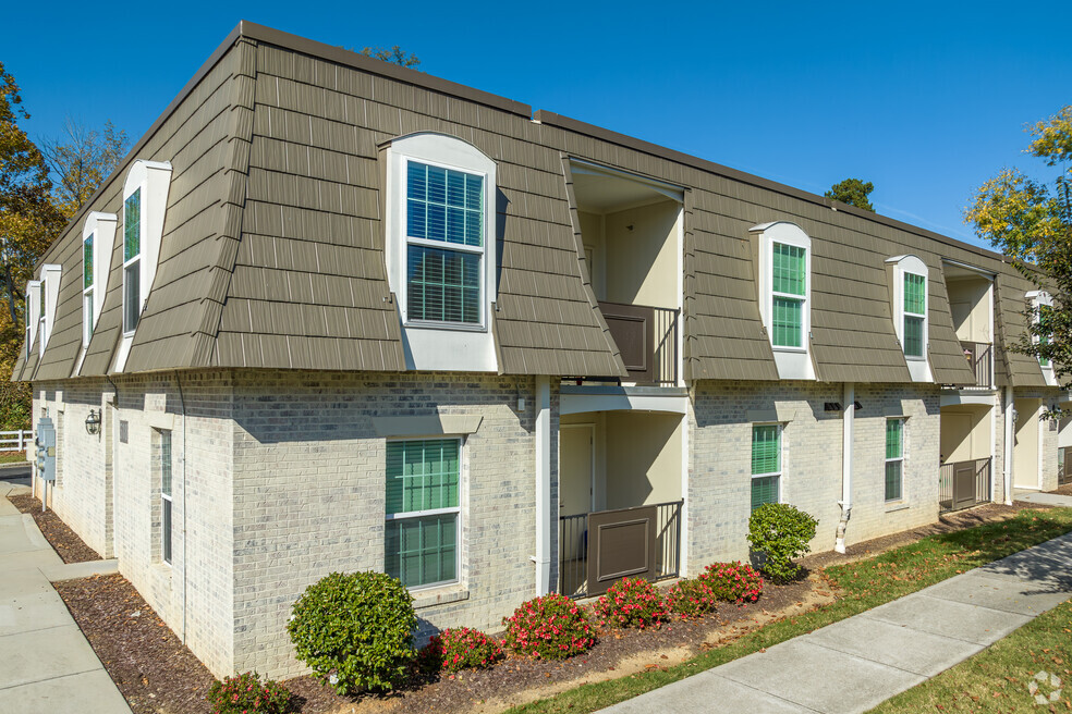 Courtyard Commons apartments in High Point NC