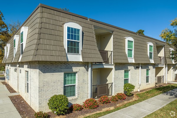 Courtyard Commons apartments in High Point NC