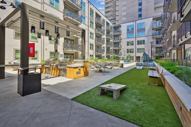 Link Apartments® 4th Street apartments in Winston Salem, NC