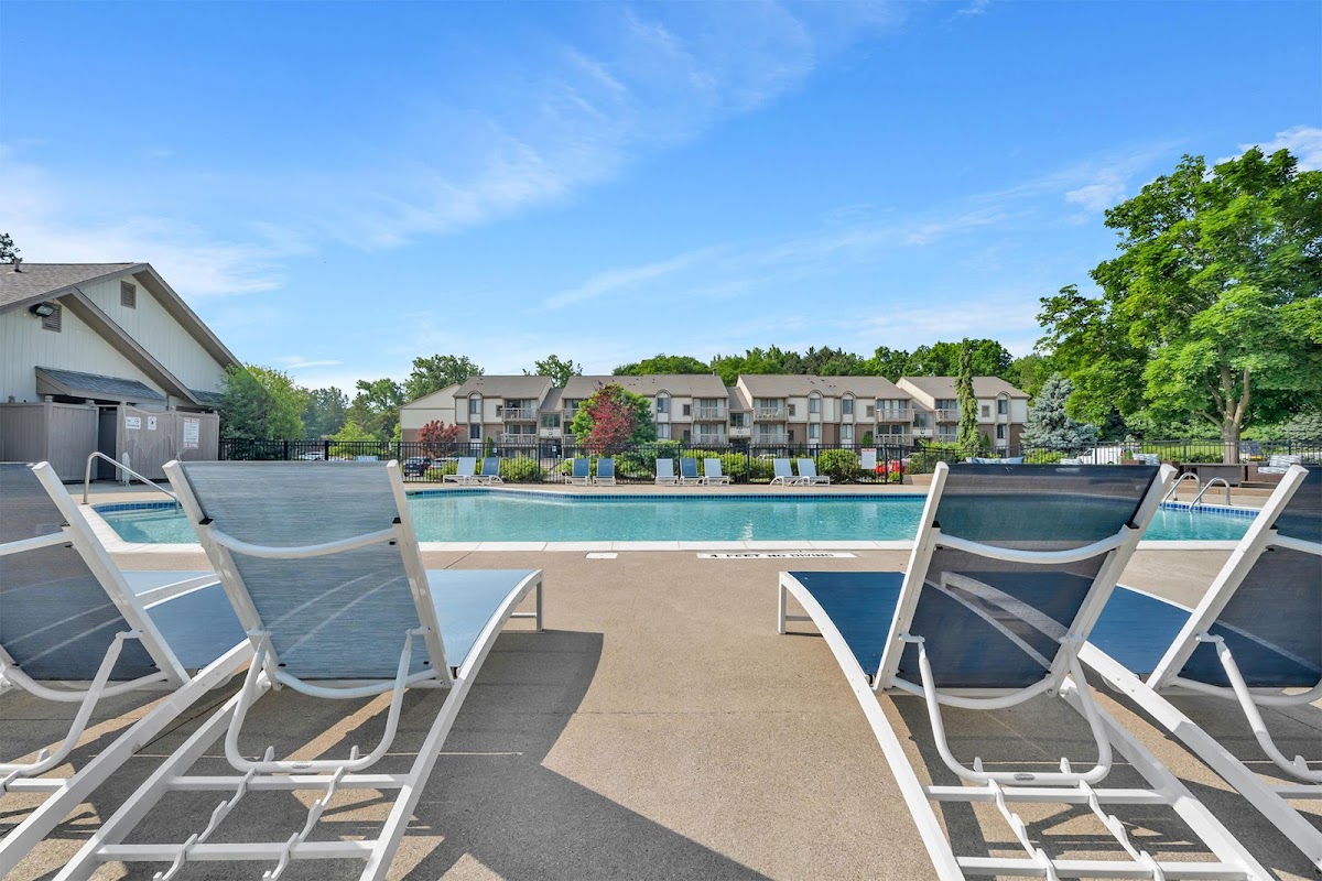 Bloomfield Place apartments in Pontiac MI