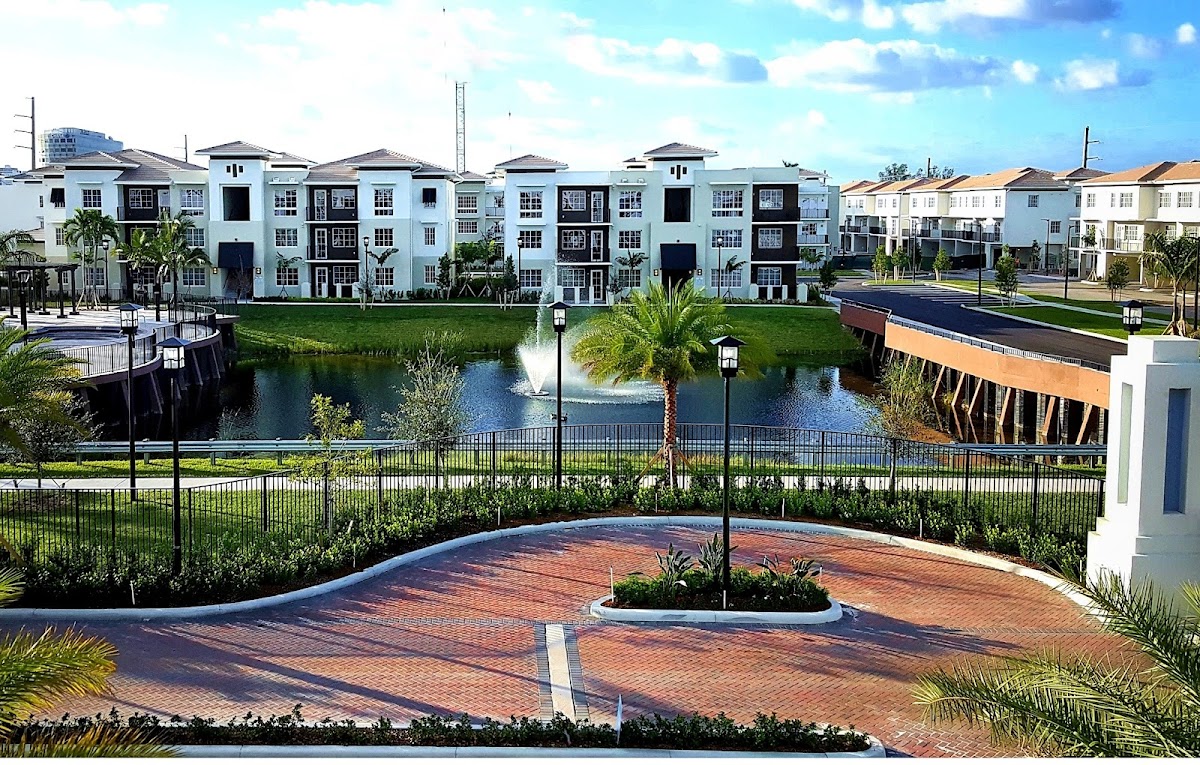Midtown Aventura apartments in Hollywood FL