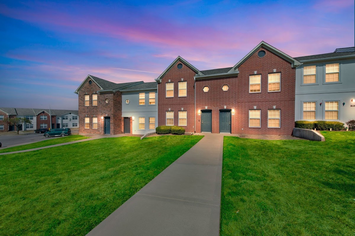 Crossroads of Lee's Summit apartments in Lee S Summit MO