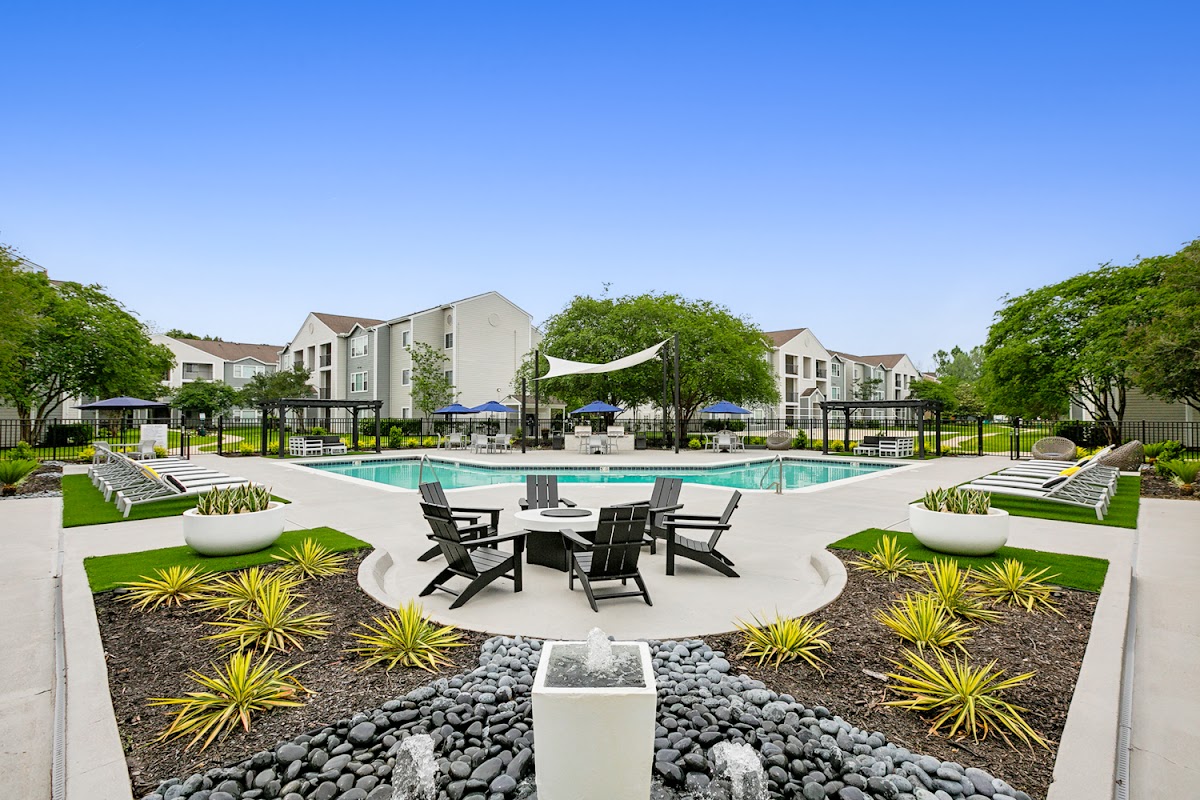 Maison Burbank apartments in Baton Rouge LA