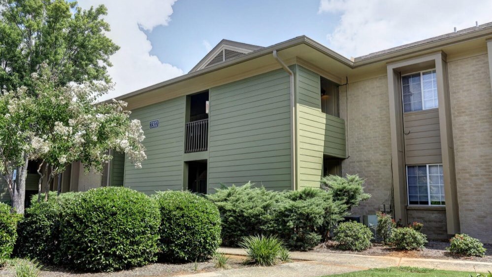 Apex Hoover apartments in Hoover, AL